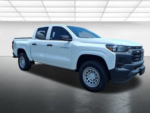 Used 2024 Chevrolet Colorado W/T w/ Advanced Trailering Package AWD/4WD image 10