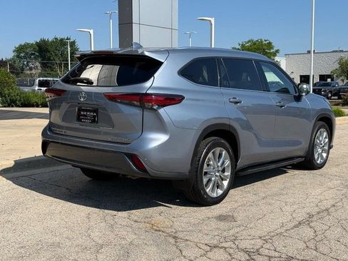 Used 2023 Toyota Highlander Limited AWD/4WD image 3