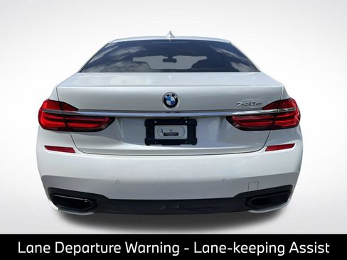 Used 2018 BMW 740e xDrive w/ M Sport Package AWD/4WD image 7