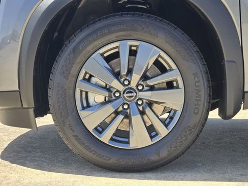 New 2026 Nissan Pathfinder SV image 11