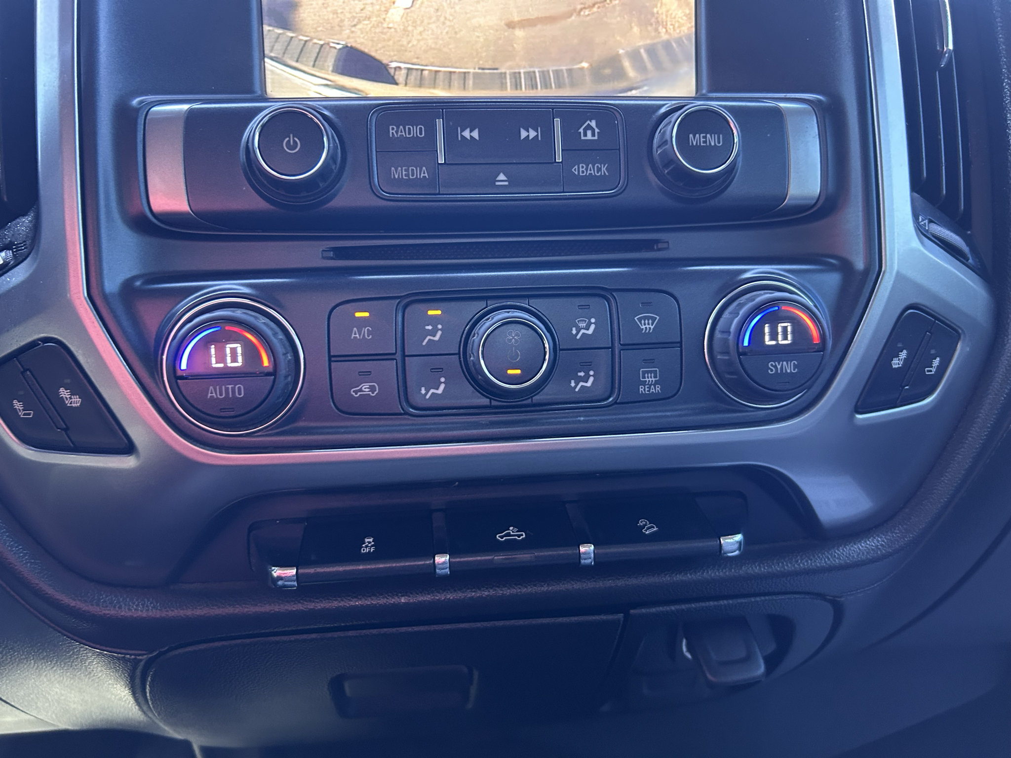 Used 2014 Chevrolet Silverado 1500 LTZ Z71 AWD/4WD image 24