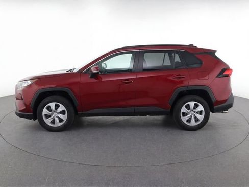Used 2020 Toyota RAV4 LE FWD image 4
