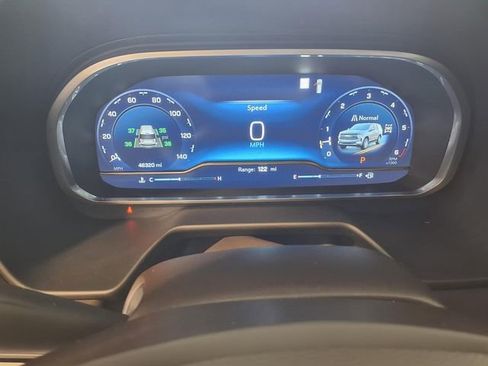 Used 2023 Chevrolet Tahoe Z71 AWD/4WD image 18