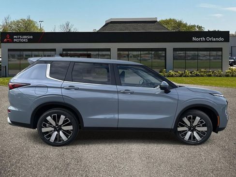 New 2026 Mitsubishi Outlander SE FWD image 7