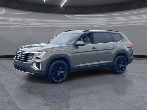 New 2026 Volkswagen Atlas SE image 1