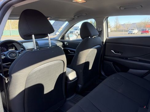 Used 2021 Hyundai Elantra SEL image 30