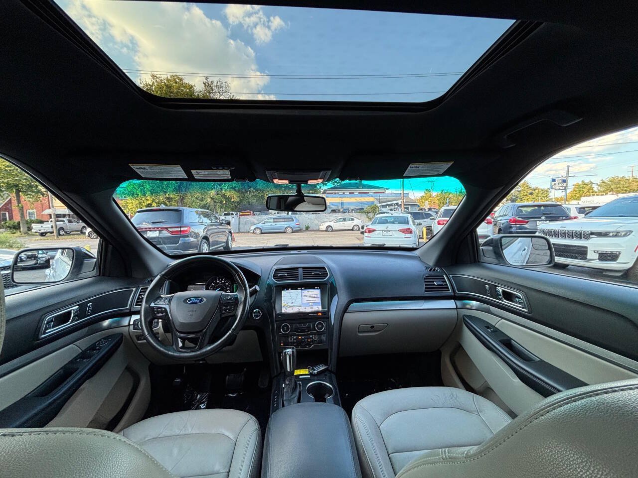 Used 2018 Ford Explorer XLT w/ Equipment Group 202A AWD/4WD image 15