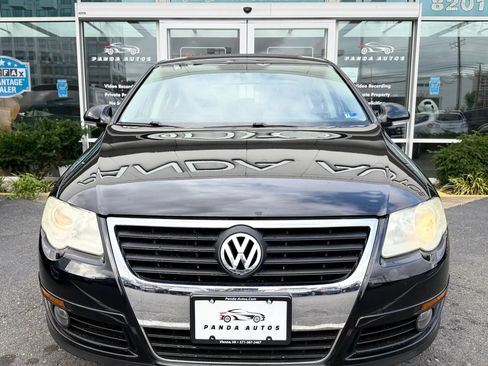 Used 2010 Volkswagen Passat Komfort FWD image 2
