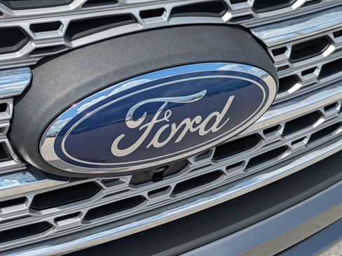 Used 2022 Ford Explorer Limited AWD/4WD image 13