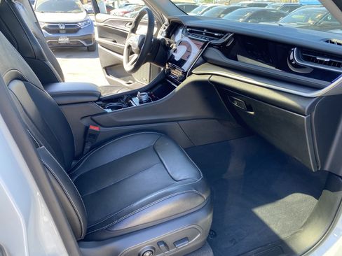 Used 2023 Jeep Grand Cherokee 4WD 4xe w/ Luxury Tech Group II image 28