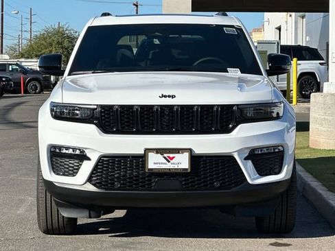 New 2025 Jeep Grand Cherokee Limited w/ Luxury Tech Group II image 13