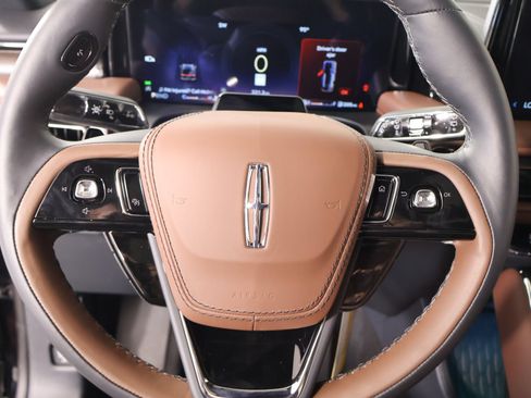 New 2026 Lincoln Aviator Reserve AWD/4WD image 3