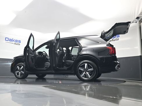 Certified 2023 Kia Sorento S image 62