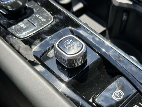 New 2026 Volvo XC60 B5 Core w/ Climate Package image 7