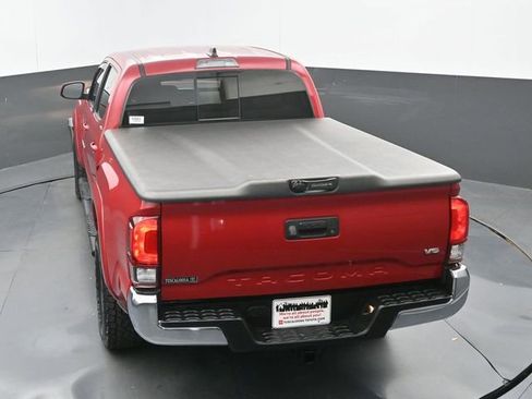 Used 2021 Toyota Tacoma SR5 RWD image 31