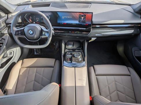 New 2026 BMW 530i xDrive w/ Premium Package image 18