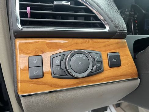 Used 2013 Lincoln MKX AWD image 29