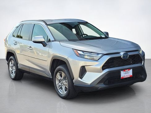 Used 2023 Toyota RAV4 LE AWD/4WD image 8