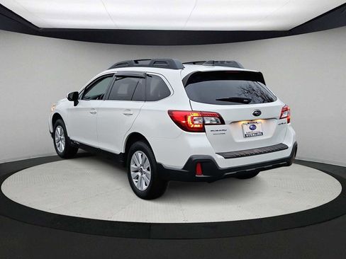 Used 2019 Subaru Outback 2.5i Premium image 6