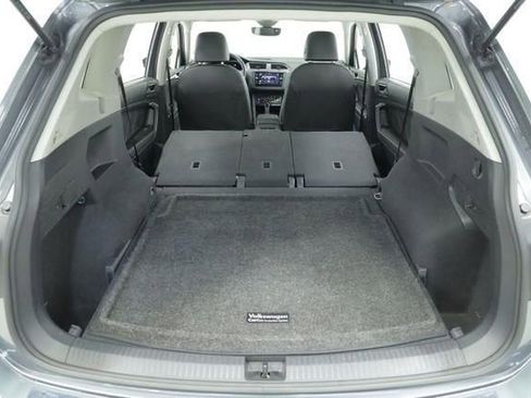 Used 2023 Volkswagen Tiguan SE AWD/4WD image 39