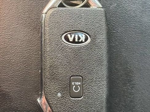Used 2021 Kia Telluride LX FWD image 26