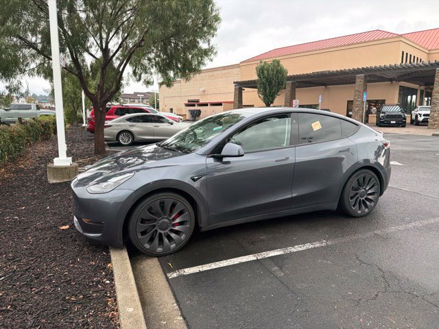 Used 2023 Tesla Model Y Performance AWD/4WD image 18