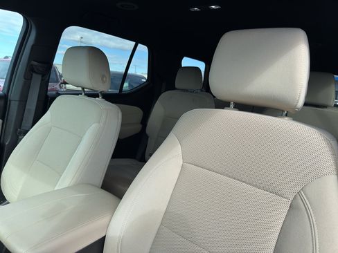 Used 2023 Chevrolet Traverse LT AWD/4WD image 29
