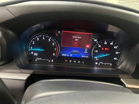 Used 2023 Ford Explorer XLT w/ Equipment Group 202A AWD/4WD image 13