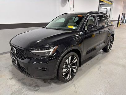Used 2023 Volvo XC40 B5 Ultimate w/ Protection Package Premier