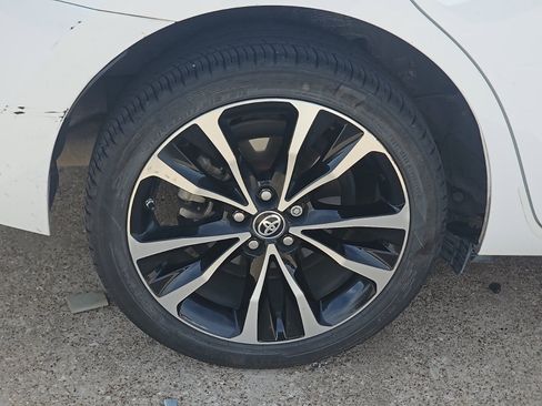 Used 2019 Toyota Corolla SE image 14