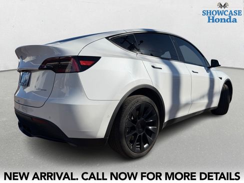 Used 2021 Tesla Model Y Long Range image 5