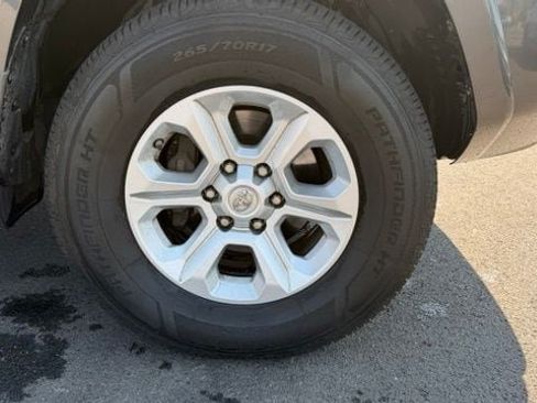 Used 2018 Toyota 4Runner SR5 Premium AWD/4WD image 10