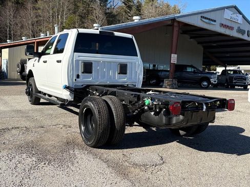 New 2026 RAM 3500 Tradesman AWD/4WD image 6