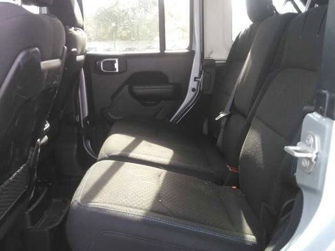 Used 2024 Jeep Wrangler Unlimited Rubicon 4xe image 6