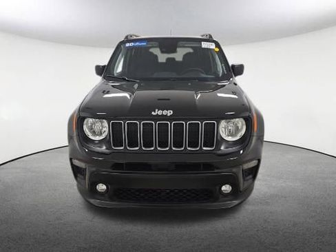 Used 2023 Jeep Renegade Latitude w/ Sun/Sound Group AWD/4WD image 2