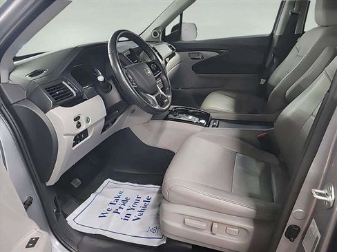 Used 2022 Honda Pilot Touring image 14