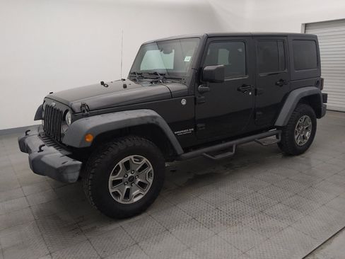 Used 2015 Jeep Wrangler Unlimited Rubicon w/ Connectivity Group AWD/4WD image 2