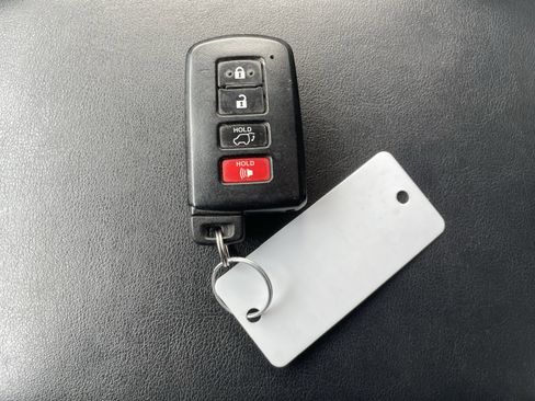 Used 2017 Toyota RAV4 Limited w/ Advanced Technology Package image 30