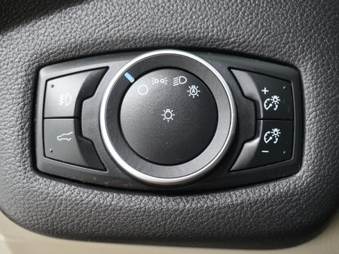 Used 2017 Ford Escape SE FWD image 18