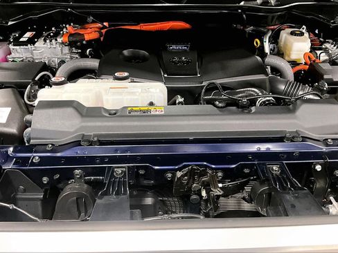 Used 2025 Toyota Tundra Limited image 32