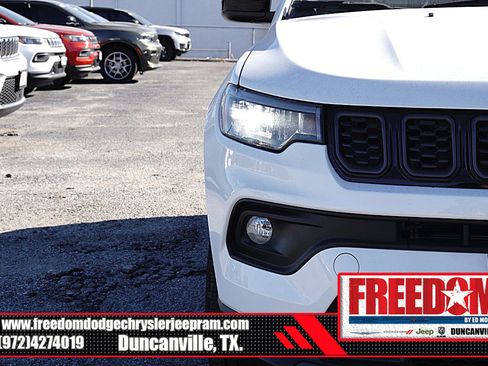 New 2026 Jeep Compass Latitude image 43