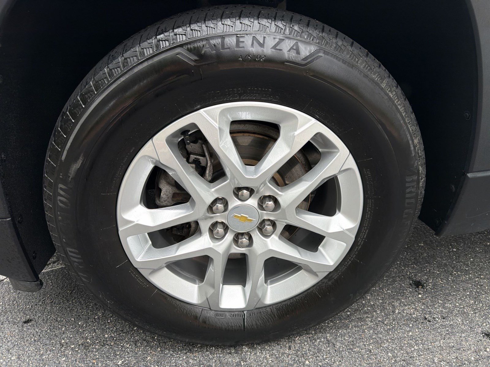 Used 2023 Chevrolet Traverse LS FWD image 12