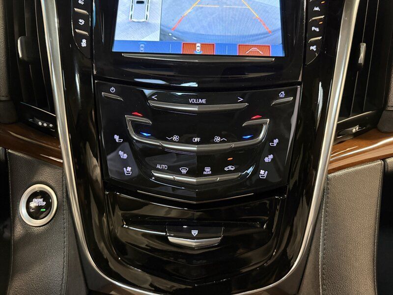 Used 2018 Cadillac Escalade Luxury AWD/4WD image 24