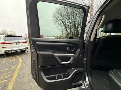 Used 2017 Nissan Titan SL AWD/4WD image 17