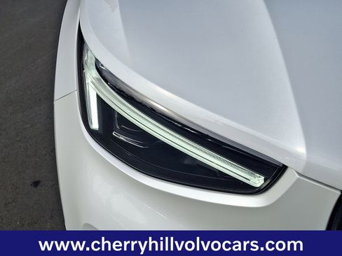 Certified 2025 Volvo XC40 B5 Plus w/ Protection Package Premier image 10