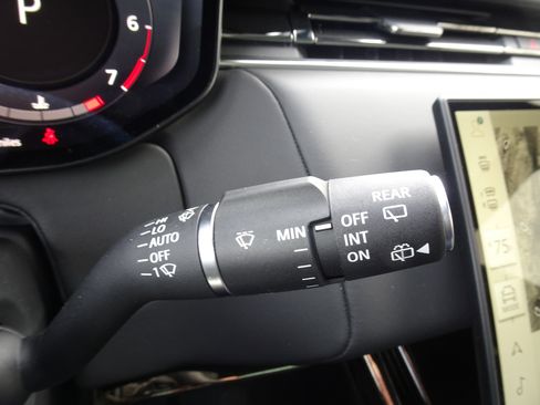 New 2026 Land Rover Range Rover Sport SE image 25