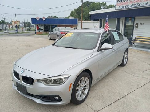 Used 2018 BMW 320i xDrive Sedan AWD/4WD image 1