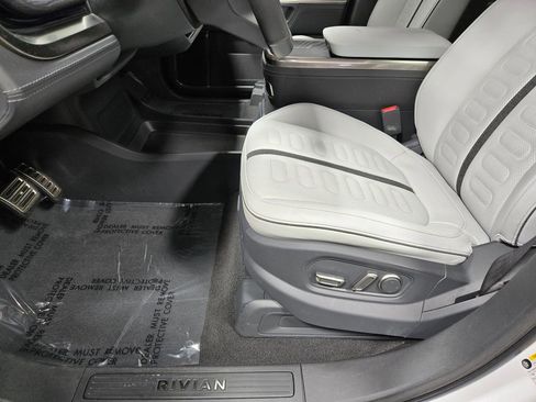 Used 2023 Rivian R1S Launch Edition image 11