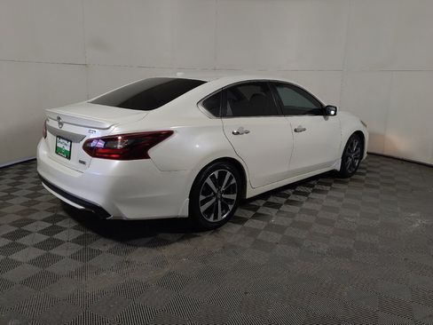 Used 2018 Nissan Altima 2.5 SR w/ SR Special Edition FWD image 10