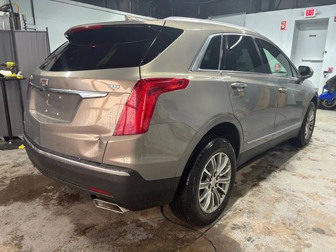 Used 2017 Cadillac XT5 Luxury w/ Driver Awareness Package image 5